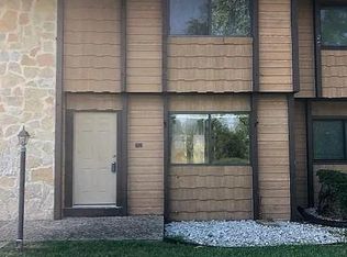 2102 Gascony Dr, Lake Saint Louis, MO 63367