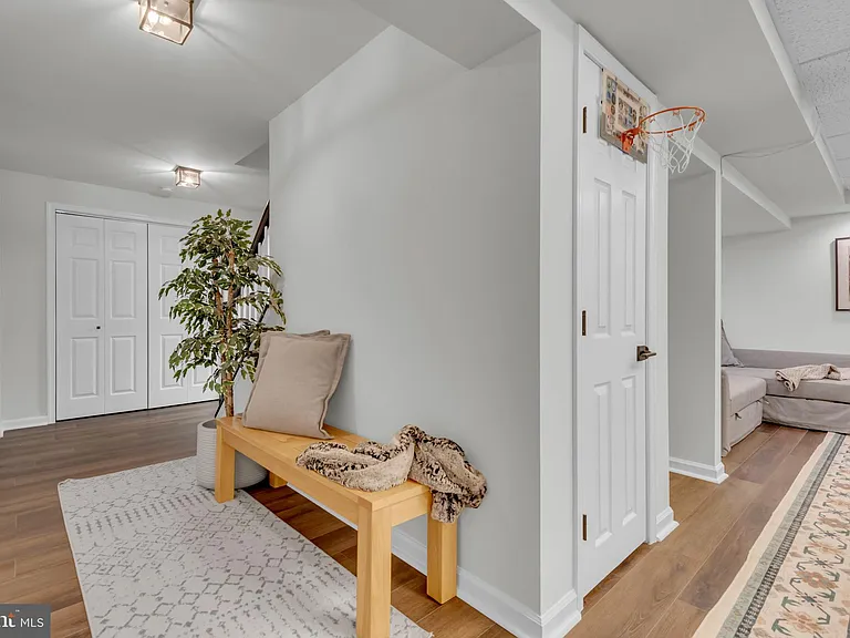 2816 Bargate Ct — Photo 41