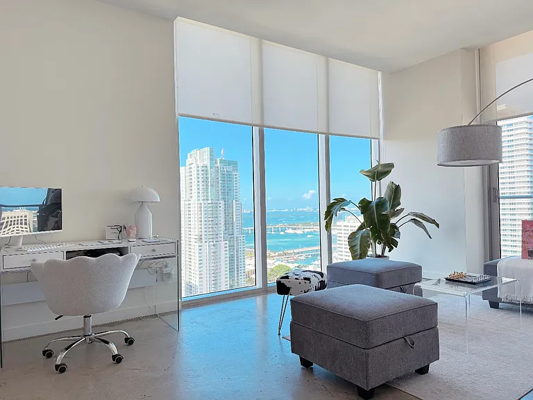 151 SE 1st St #Penthouse 02 — Photo 30