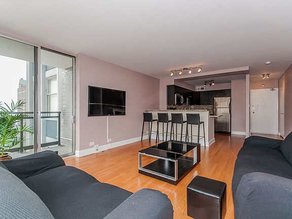 4th image of 30 E Elm St APT 14A