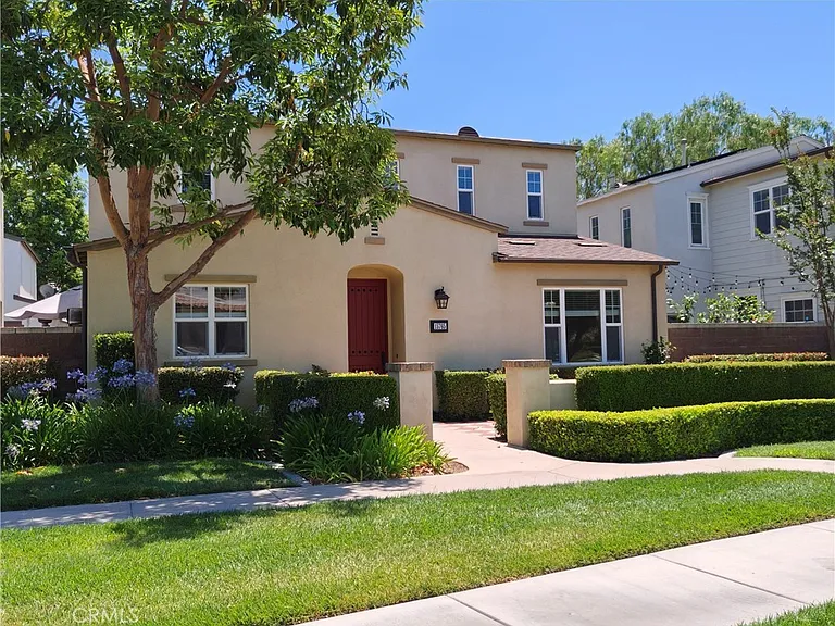 15765 Lindbergh Ave — Photo 2