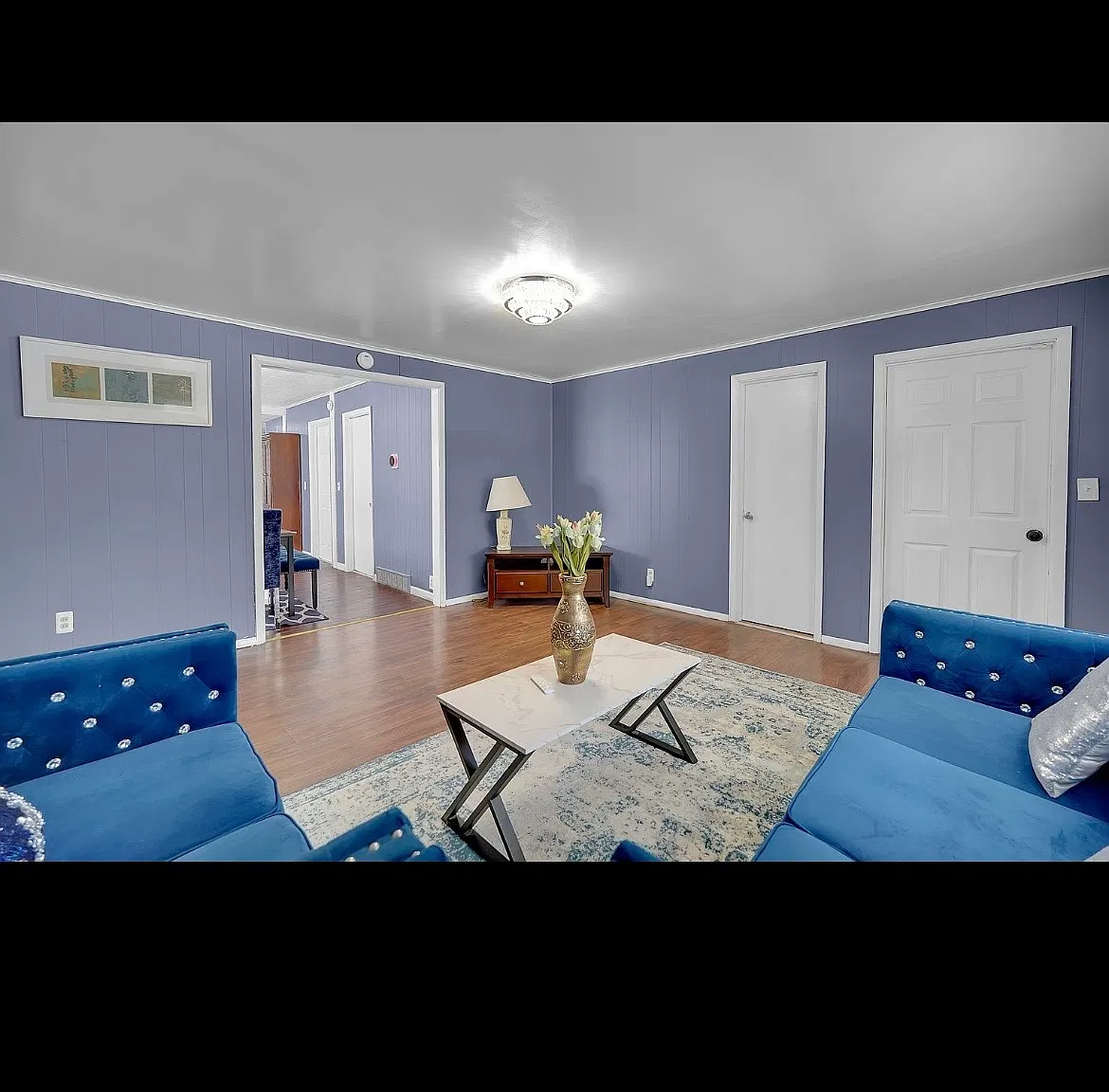 3 bed, 2160 sqft, $2,300 — Photo 1