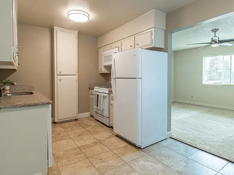 Courtyard Apartments — Photo 1