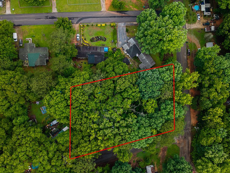 1st image of 136 Wolf Creek Ln