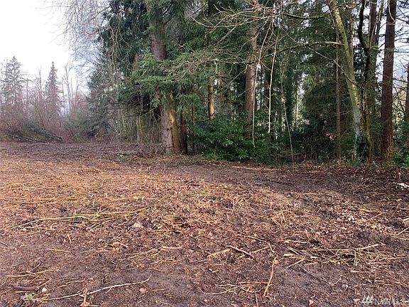 4th image of 409 43rd Ave SW