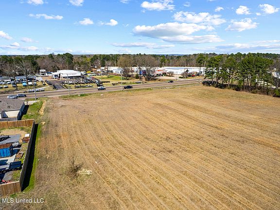 5th image of Old Fannin Rd