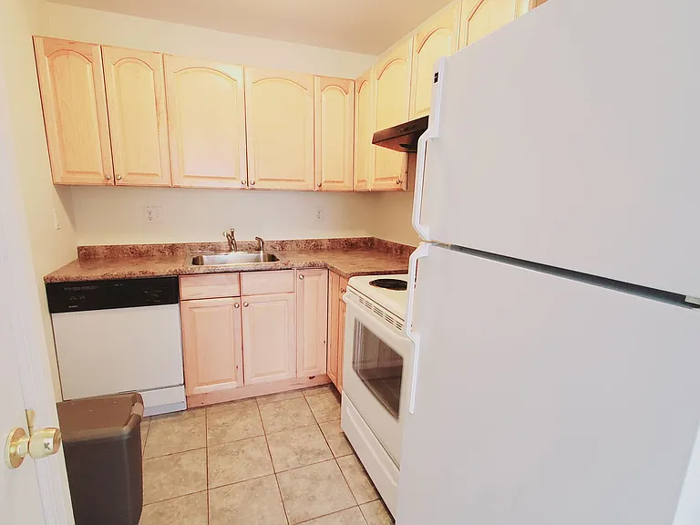 31 Stuart Ave #P — Photo 1
