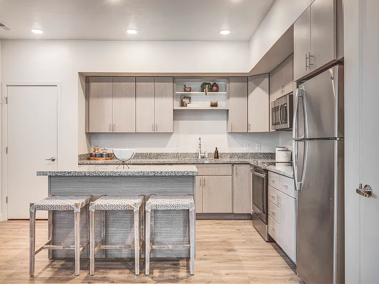 Hawthorne Townhomes — Photo 4