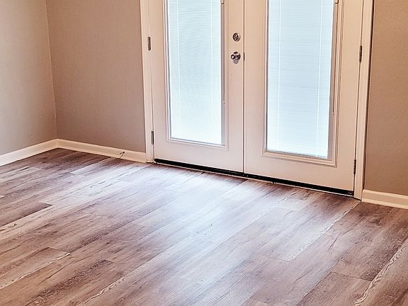 4th image of 1859 Fox Run Dr APT 1