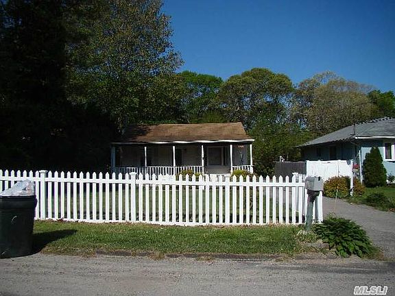 3rd image of 64 Joan Ave