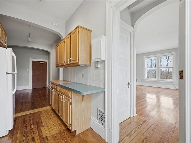 825 Delaware Ave — Photo 11
