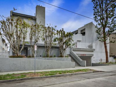 10911 Bluffside Dr APT 4, Studio City, CA, 91604