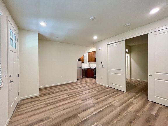5th image of 2602 1st St Unit B