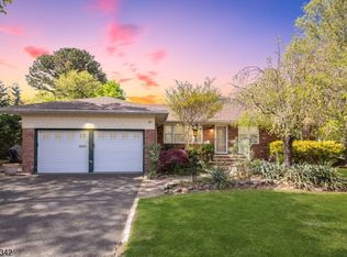 33 Warwick Cir, Springfield, NJ 07081