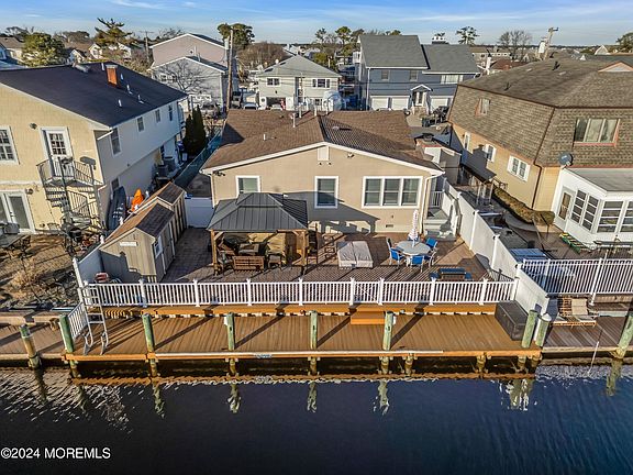 3rd image of 26 Clearwater Way