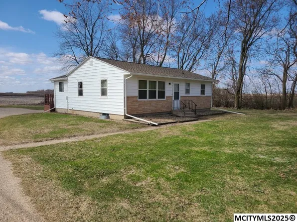 959 410th St, Kensett, IA 50448