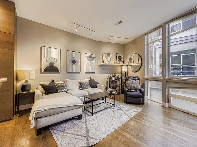 2115 W 32nd Ave #3 — Photo 5