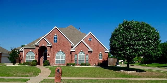 1st image of 825 Stanford Dr
