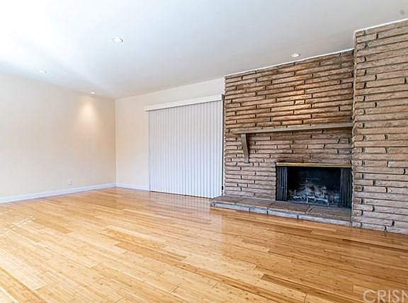 5th image of 9322 Woodley Ave