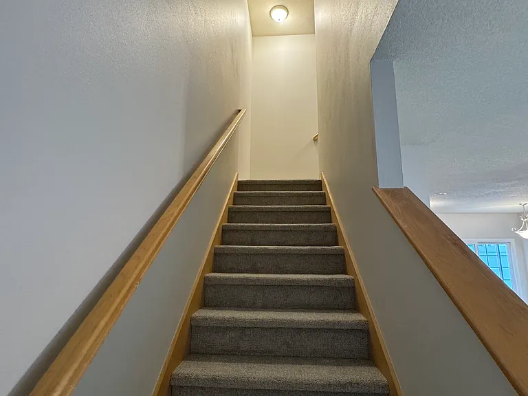 3025 SW White Birch Dr — Photo 6
