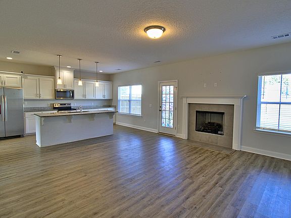 5th image of 442 Grayson Ave