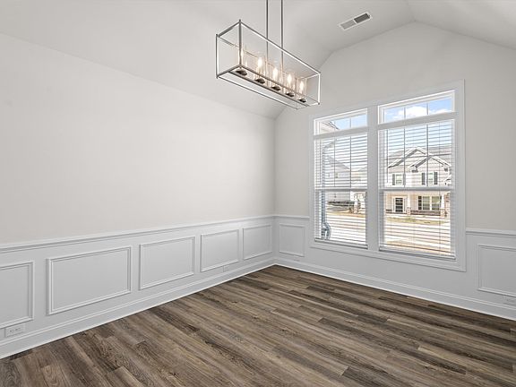 4th image of 558 Wild Ginger Loop