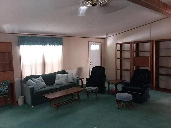 4th image of 305 E Riverfront Dr
