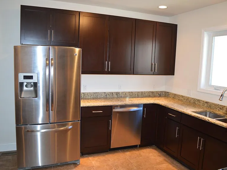 1503 Federal St — Photo 6