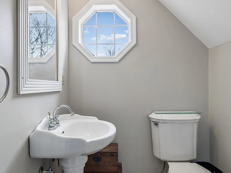 1019 Hilton Ln — Photo 24