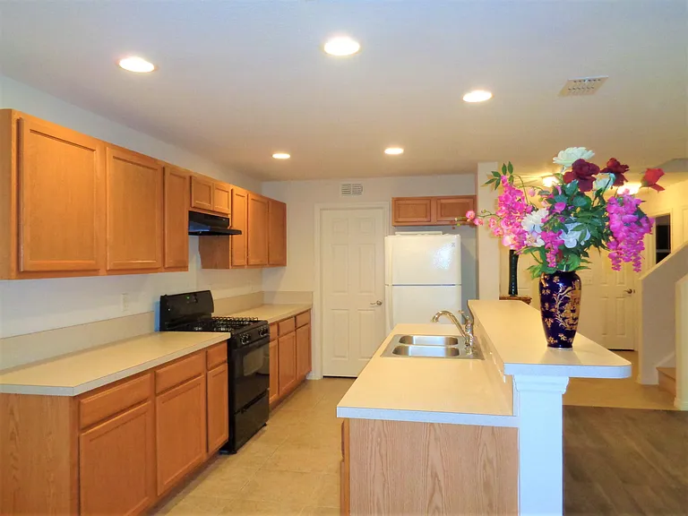 1636 Pointe West Way — Photo 8