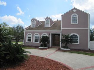 1200 Lake Frances Dr, Gretna, LA 70056