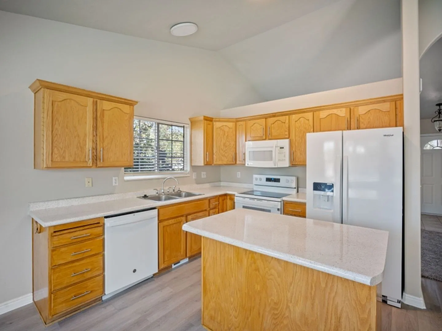 Former Model home in Layton For Rent! — Photo 4