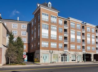 850 E Main St APT 203, Stamford, CT 06902