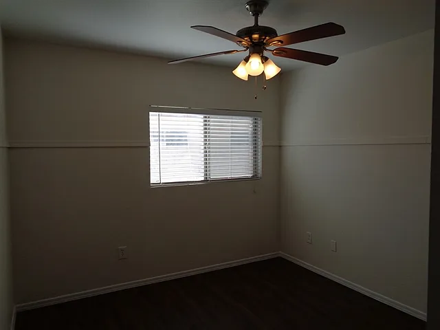 8057 W Hatcher Rd — Photo 11