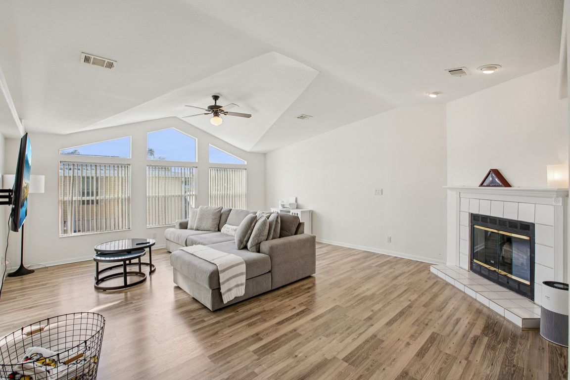 next background image