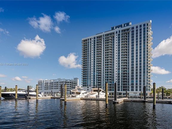 3rd image of 17301 Biscayne Blvd APT 503