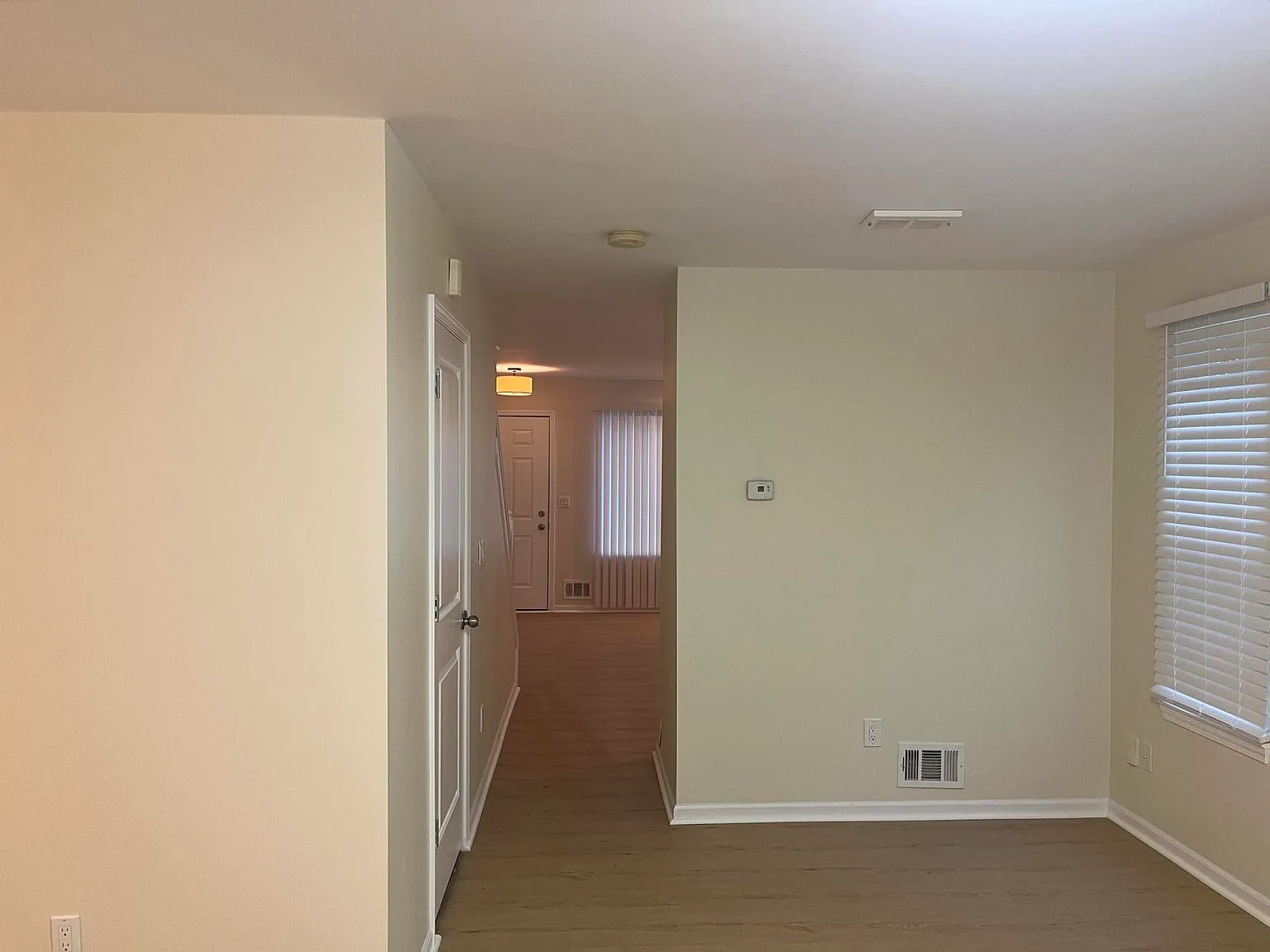 2 bed, 1.5 bath, 1240 sqft, $1,800 — Photo 4