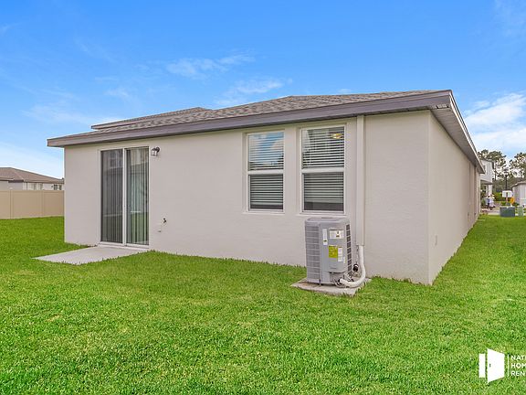 3rd image of 3322 Fresno Pl