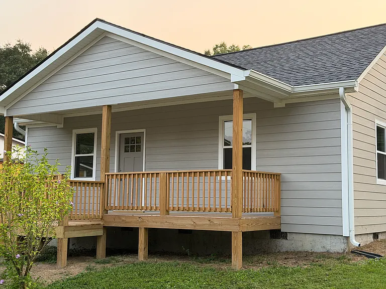 312 Cedar St — Photo 2