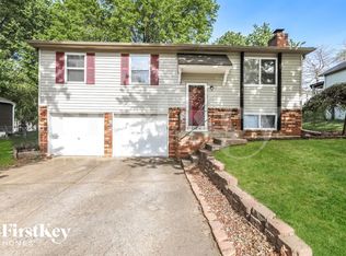 1212 NW 54th St, Blue Springs, MO 64015