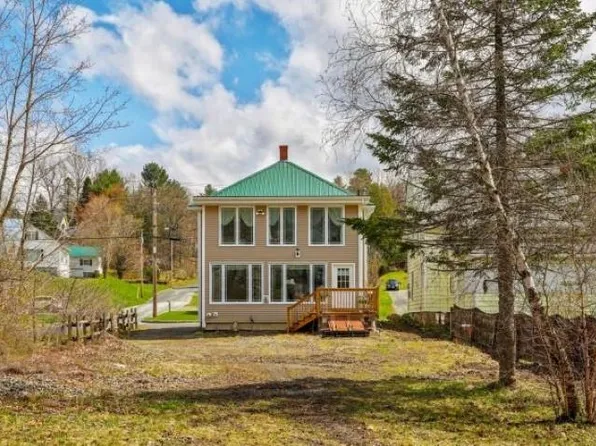 250 Glen Road, Newport City, VT 05855