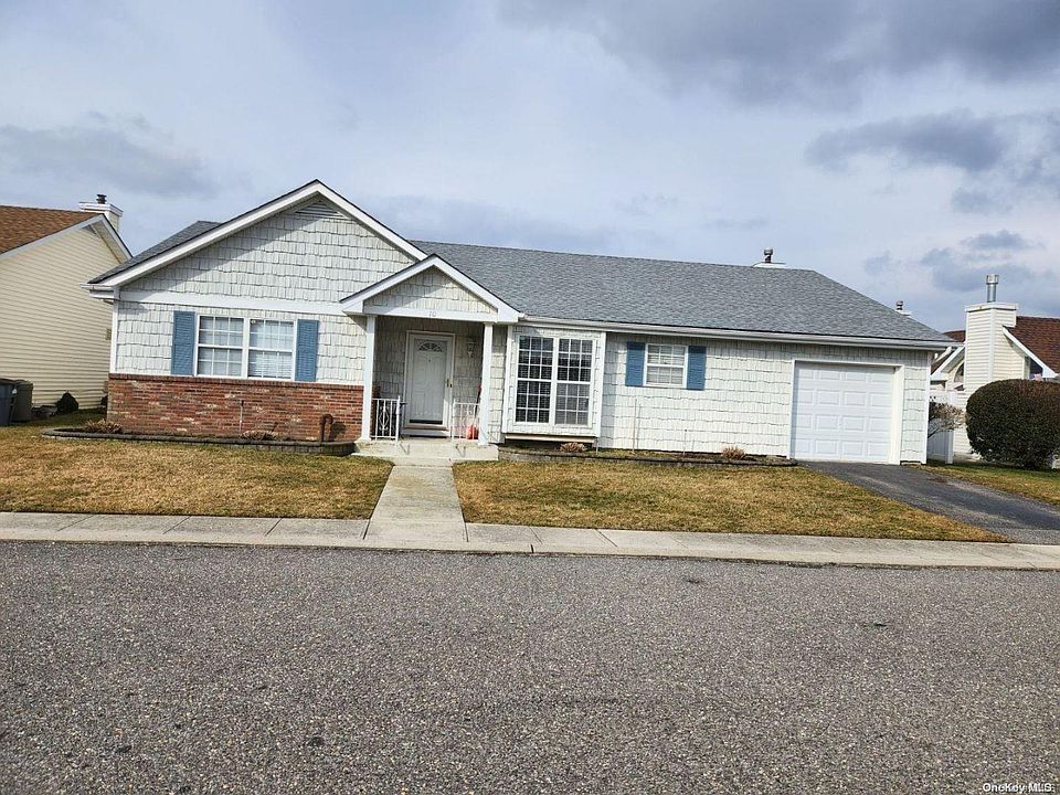 1st image of 10 Doreen Drive #10