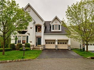 2 Boulder Run, Oakland, NJ 07436
