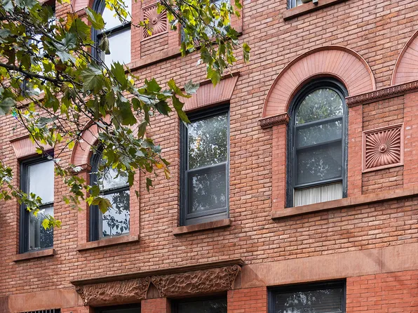 288a Vanderbilt Avenue image 1 of 14