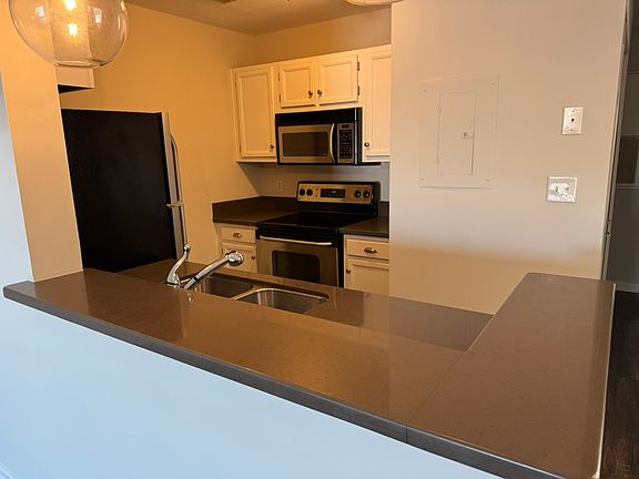 4th image of 18711 Vineyard Point Ln