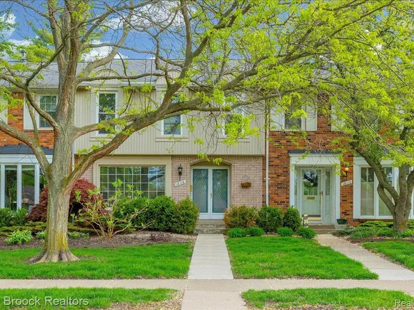 18116 Kinross Ave, Franklin, MI 48025