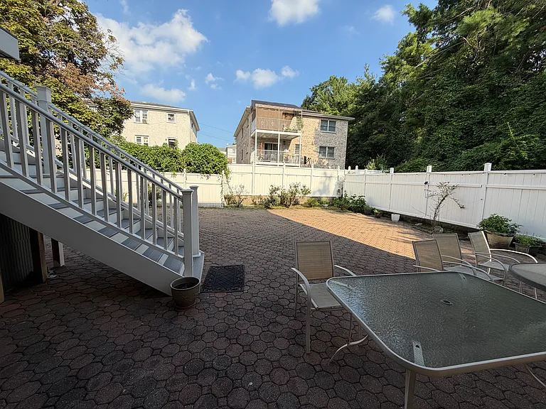 Slocum Ave — Photo 6