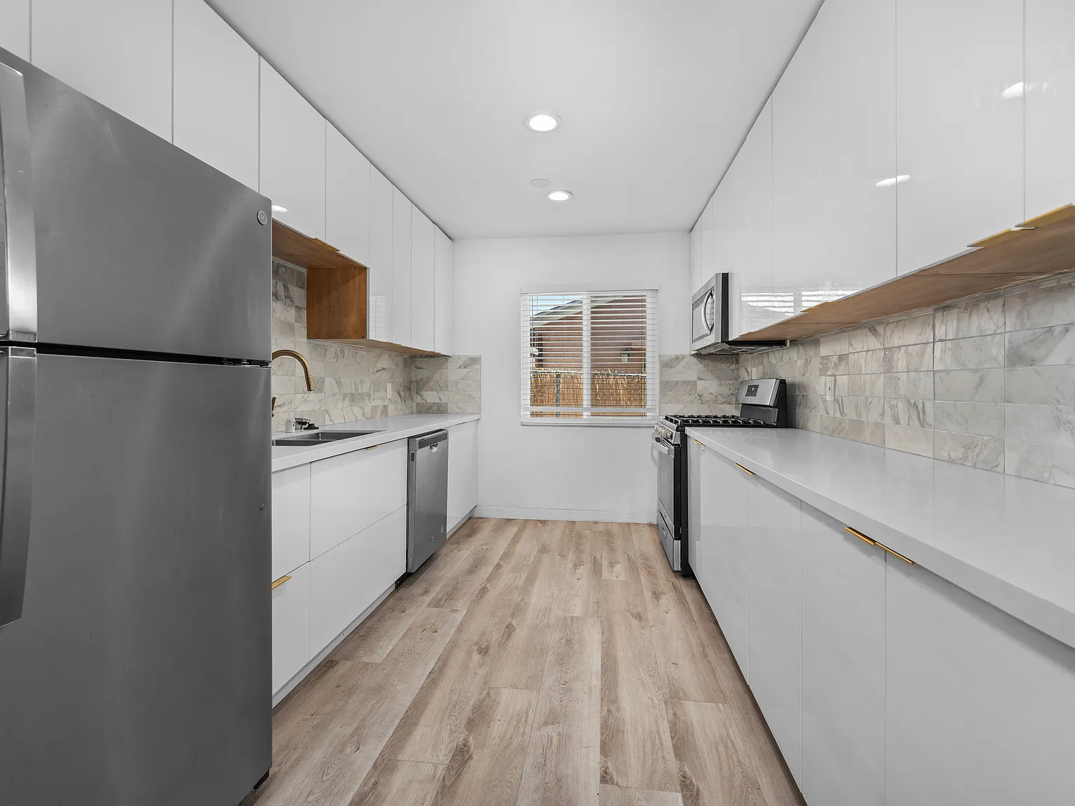 2 bed, 780 sqft, $2,695 — Photo 3