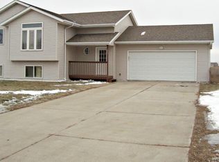 207 S Steven St, Worthing, SD 57077