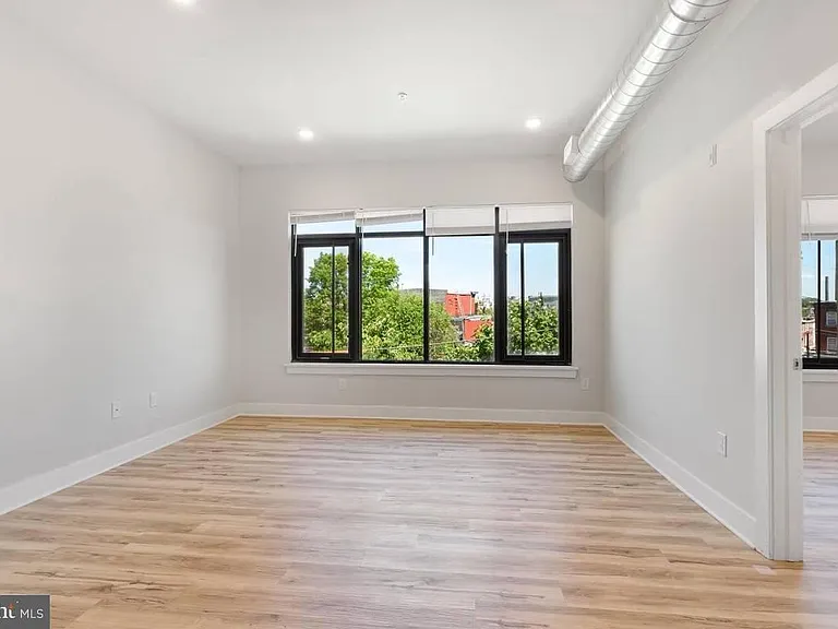 2440 Kensington Ave #203 — Photo 7